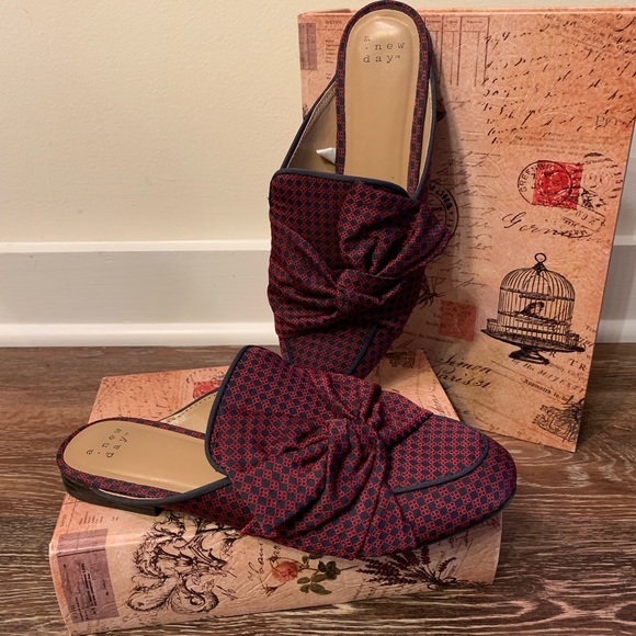 a new day Shoes - A new day » navy and red mules » with bow 💫 7.5